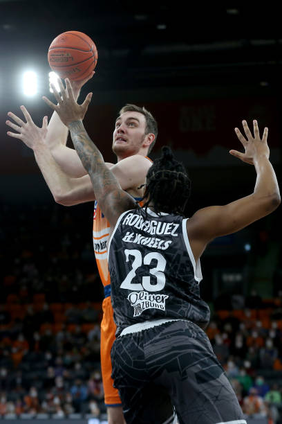 在竞争激烈 在竞争激烈