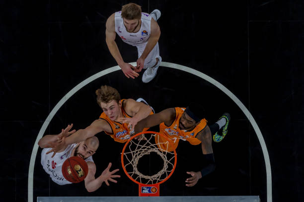 逊以其卓越 逊以其卓越