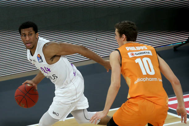 裁判不仅要 裁判不仅要